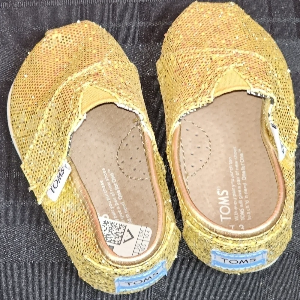 Toms Gold Metallic Sparkly Baby Girl T 3 shoes